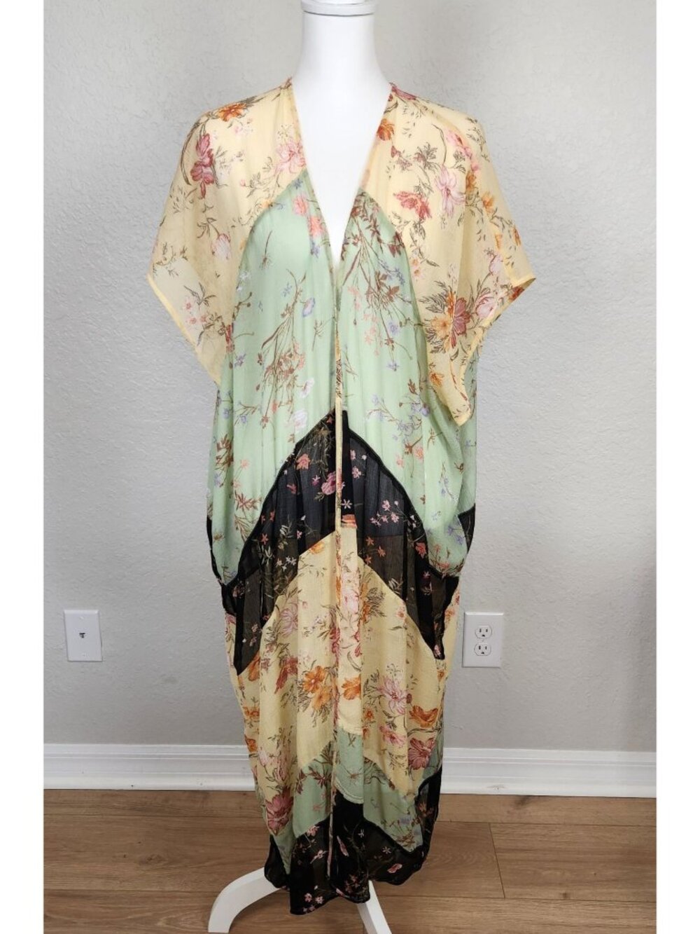 American Eagle Long Lightweight Flowy Swimsuit Coverup, OSFM, Beach, Vacation